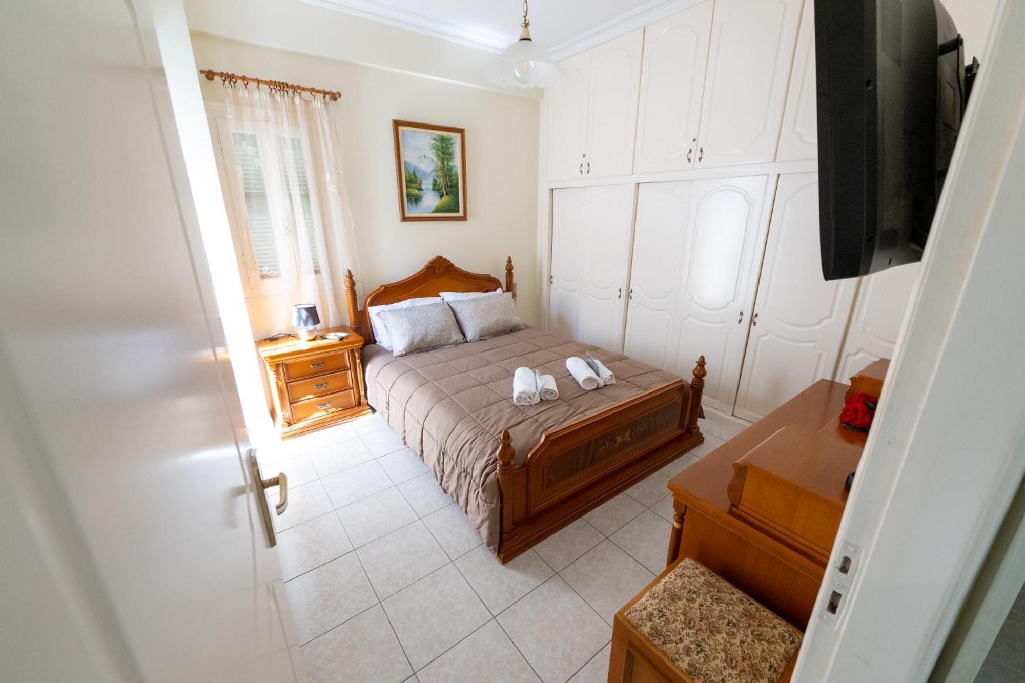 Mando Patrasso - Classical Apartment In The Center Of Patras With Free Parking Exterior photo
